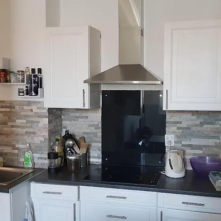 Charming 2-room In Saint Jean D'angely District Nicea
